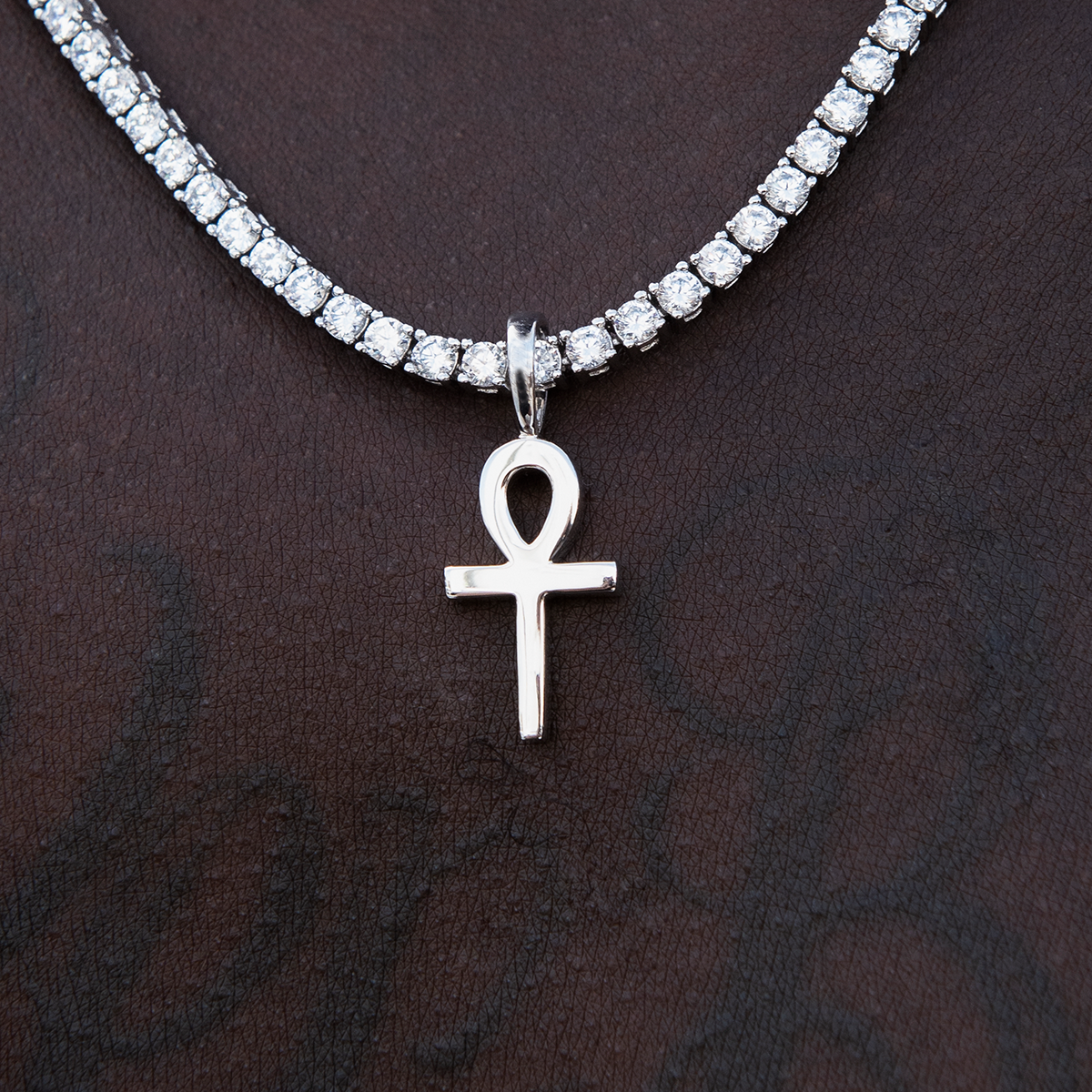 GLD Men Micro Simple Ankh Cross Pendant in White Gold