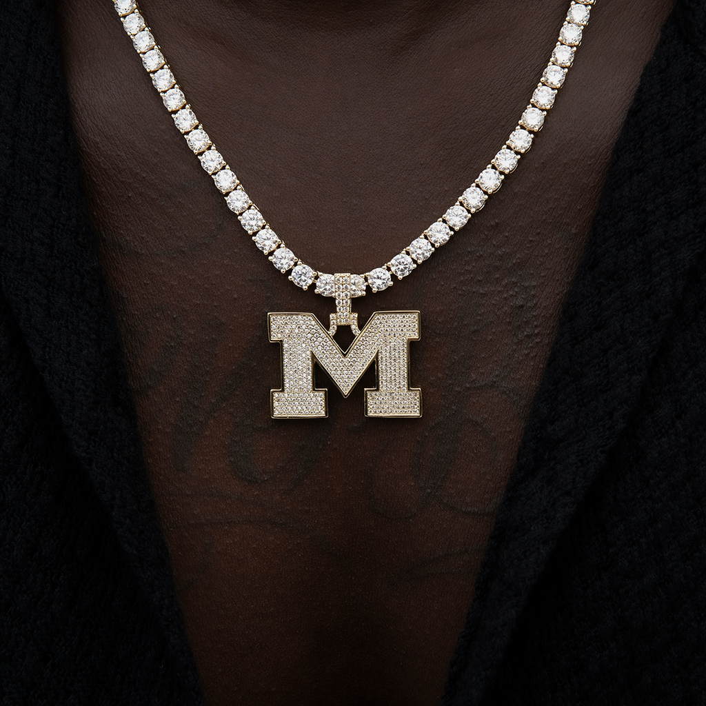 GLD Men University of Michigan Wolverines Official NCAA Micro Logo Pendant in Yellow Gold