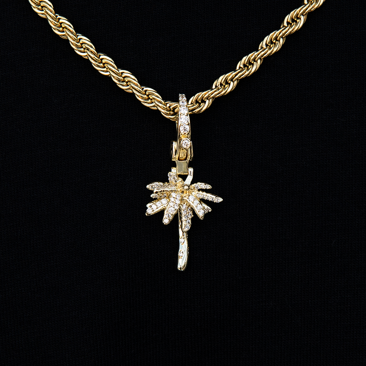 GLD PROMO Palm Tree Clip On Pendant in Yellow Gold