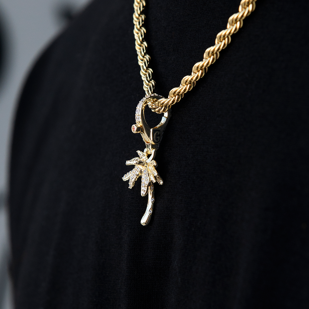 GLD PROMO Palm Tree Clip On Pendant in Yellow Gold