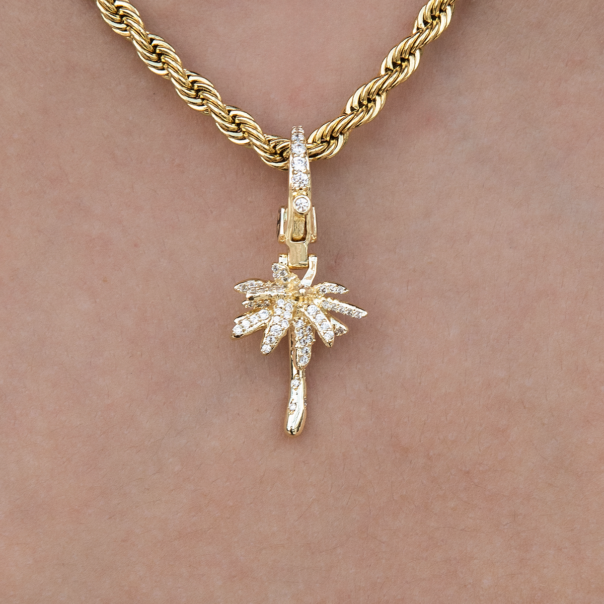 GLD PROMO - WOMEN Palm Tree Clip On Charm Pendant in Yellow Gold
