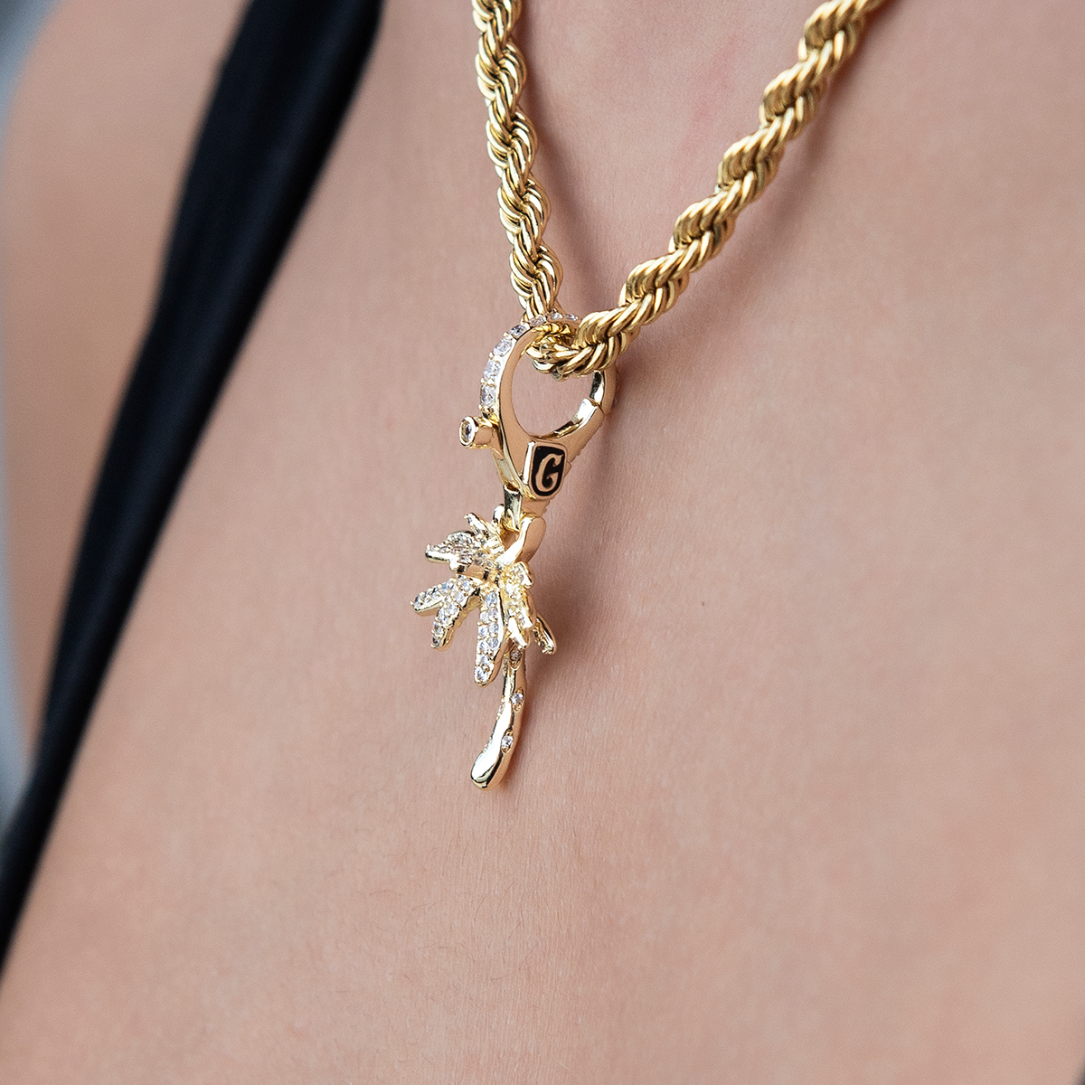 GLD PROMO - WOMEN Palm Tree Clip On Charm Pendant in Yellow Gold