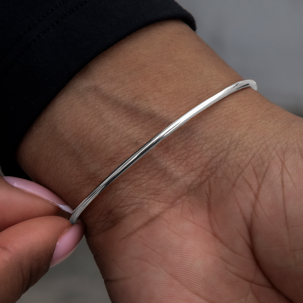 GLD PROMO SETS - WOMEN Open-Cuff Bracelet with Round Cut Stones in White Gold