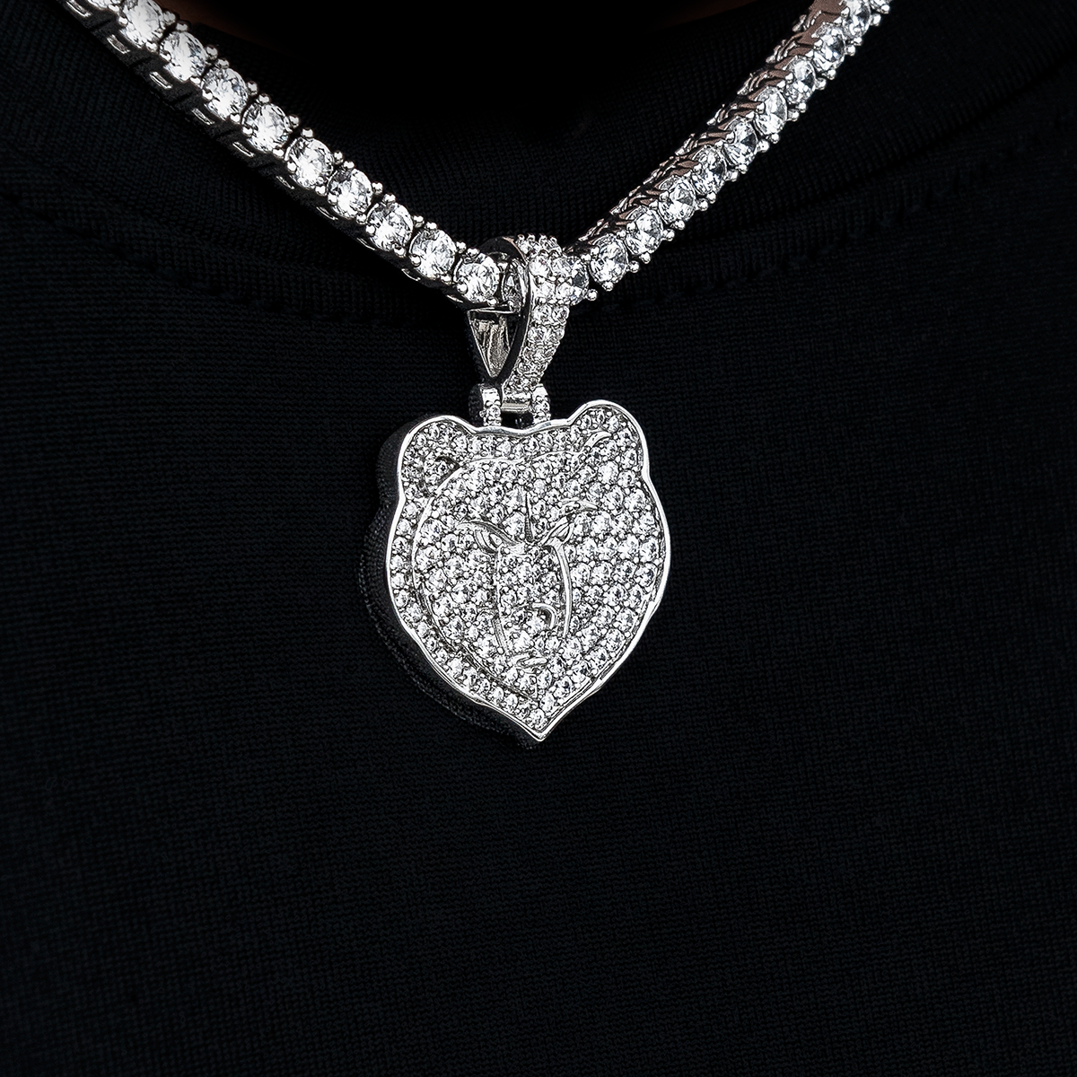 GLD Women Memphis Grizzlies Official NBA Micro Logo Pendant in White Gold