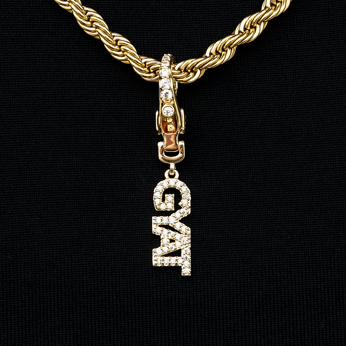 GLD PROMO - WOMEN "Gyat" Clip On Charm Pendant in Yellow Gold