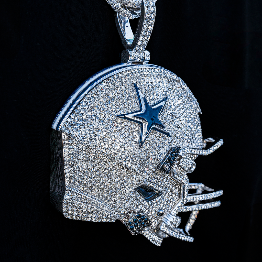 GLD Men Giant Dallas Cowboys Official NFL Helmet Pendant
