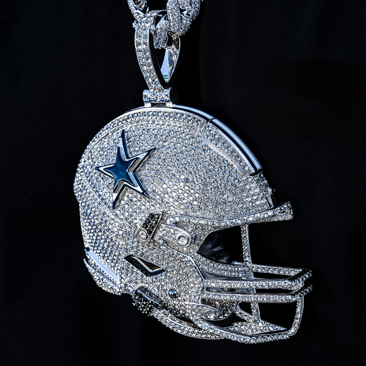 GLD Men Giant Dallas Cowboys Official NFL Helmet Pendant