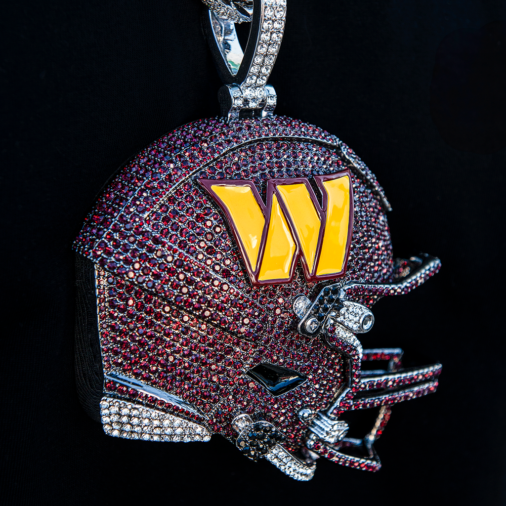 GLD Men Giant Washington Commanders Official NFL Helmet Pendant