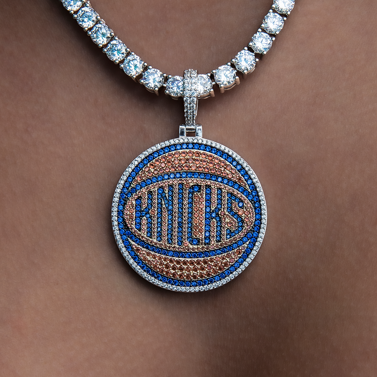 GLD Women New York Knicks Official NBA Team Secondary Logo Pendant in White Gold