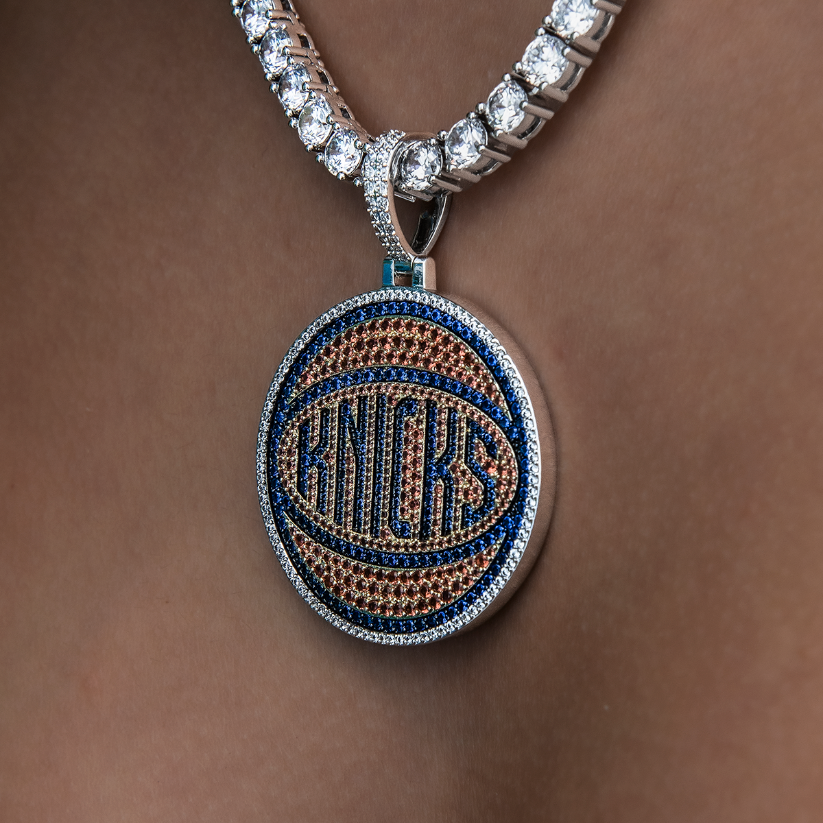 GLD Women New York Knicks Official NBA Team Secondary Logo Pendant in White Gold