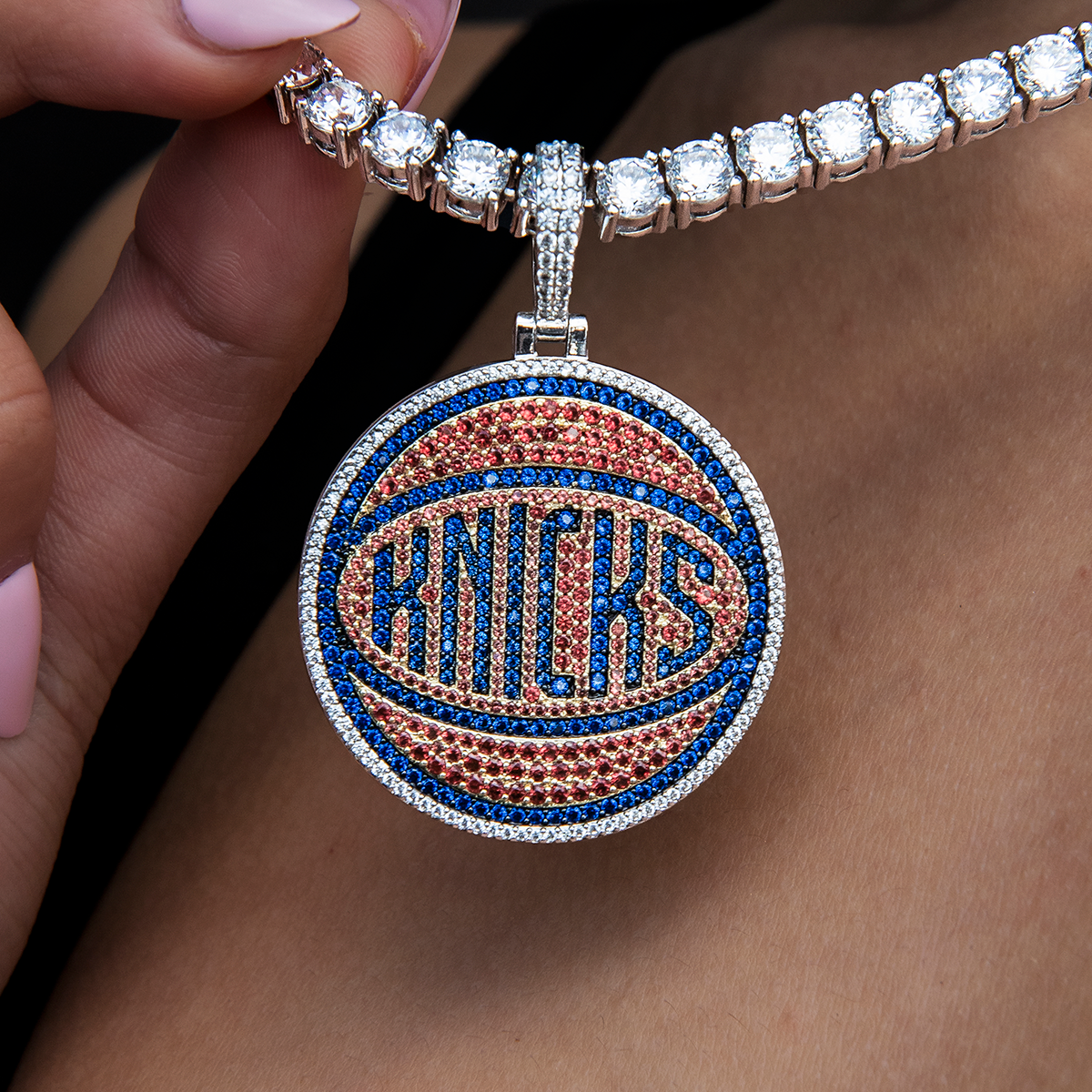 GLD Women New York Knicks Official NBA Team Secondary Logo Pendant in White Gold