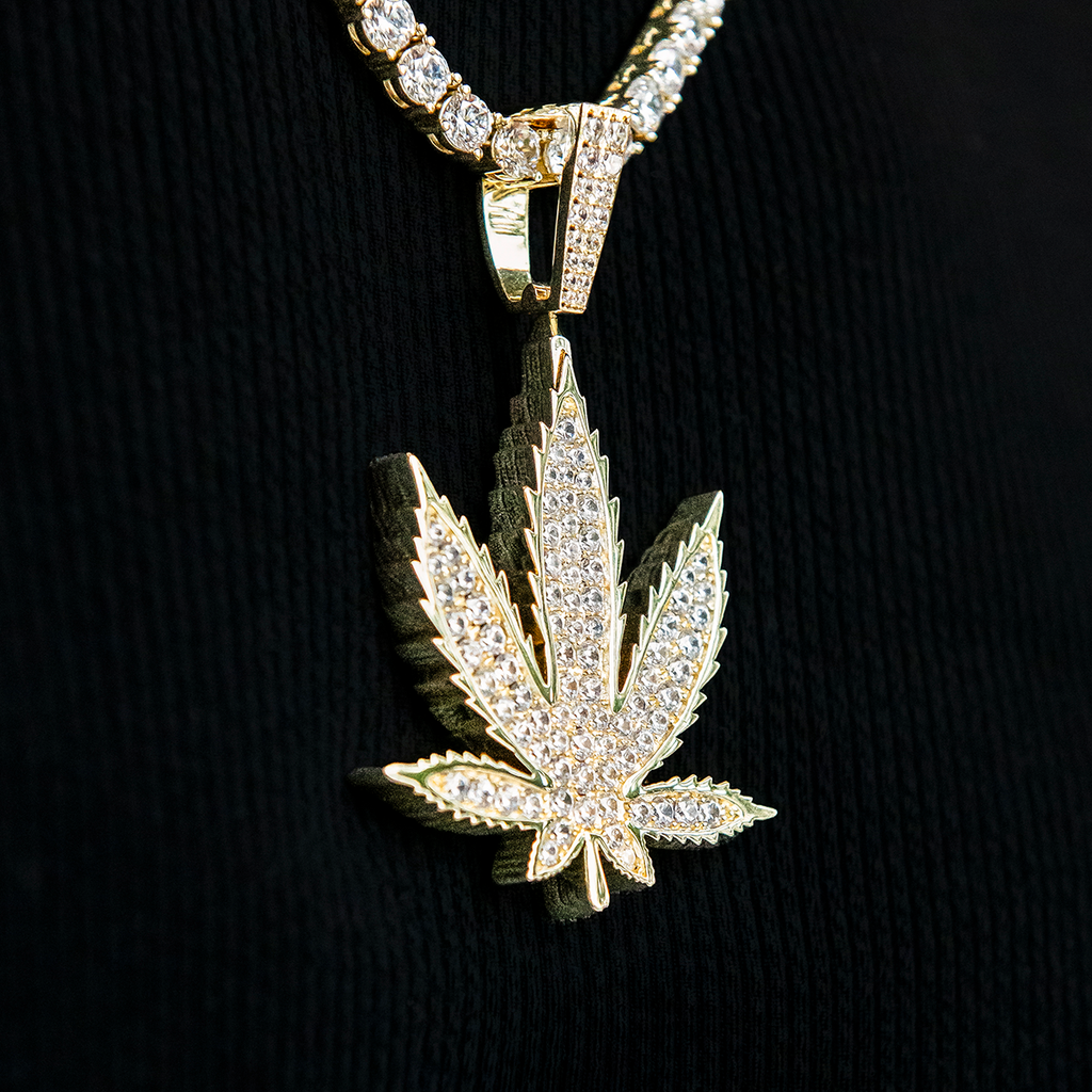 GLD Women Large Diamond Weed Leaf Pendant - Yellow Gold