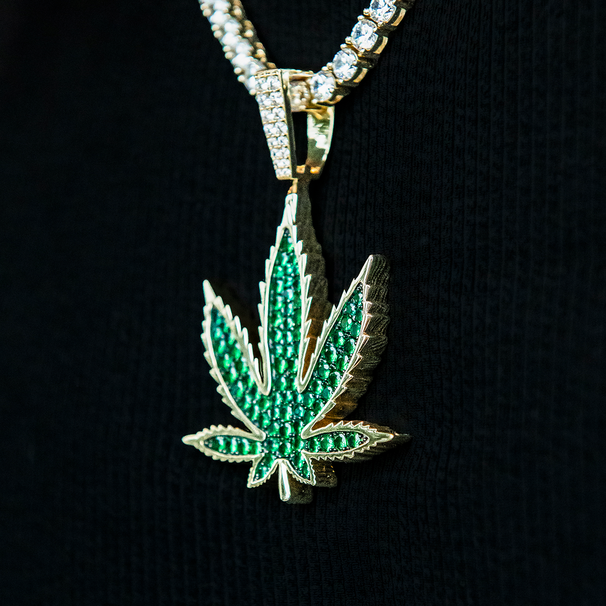 GLD Men Large Emerald Weed Leaf Pendant - Yellow Gold