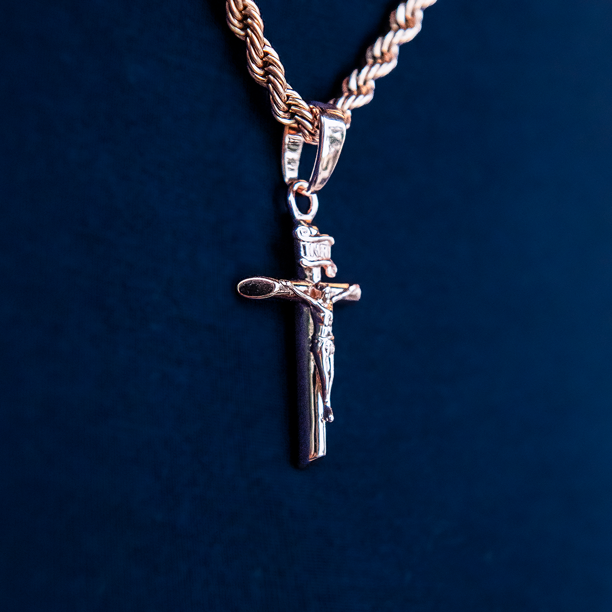 GLD PROMO Crucifix Cross Pendant in Rose Gold