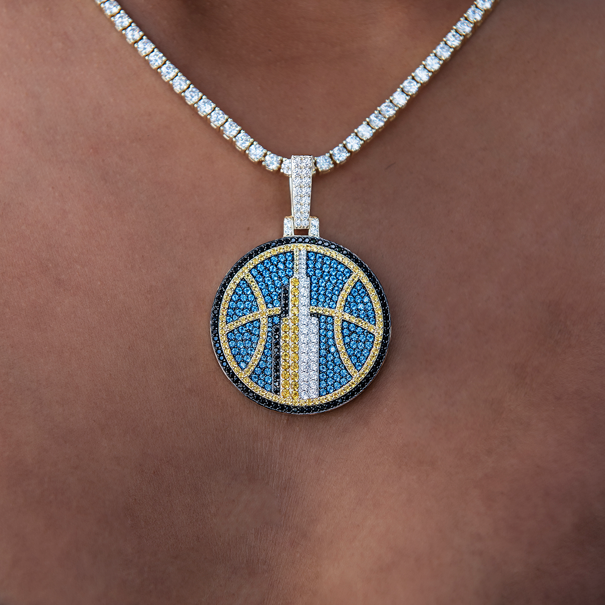 GLD Women Chicago Sky Official WNBA Logo Pendant Yellow Gold