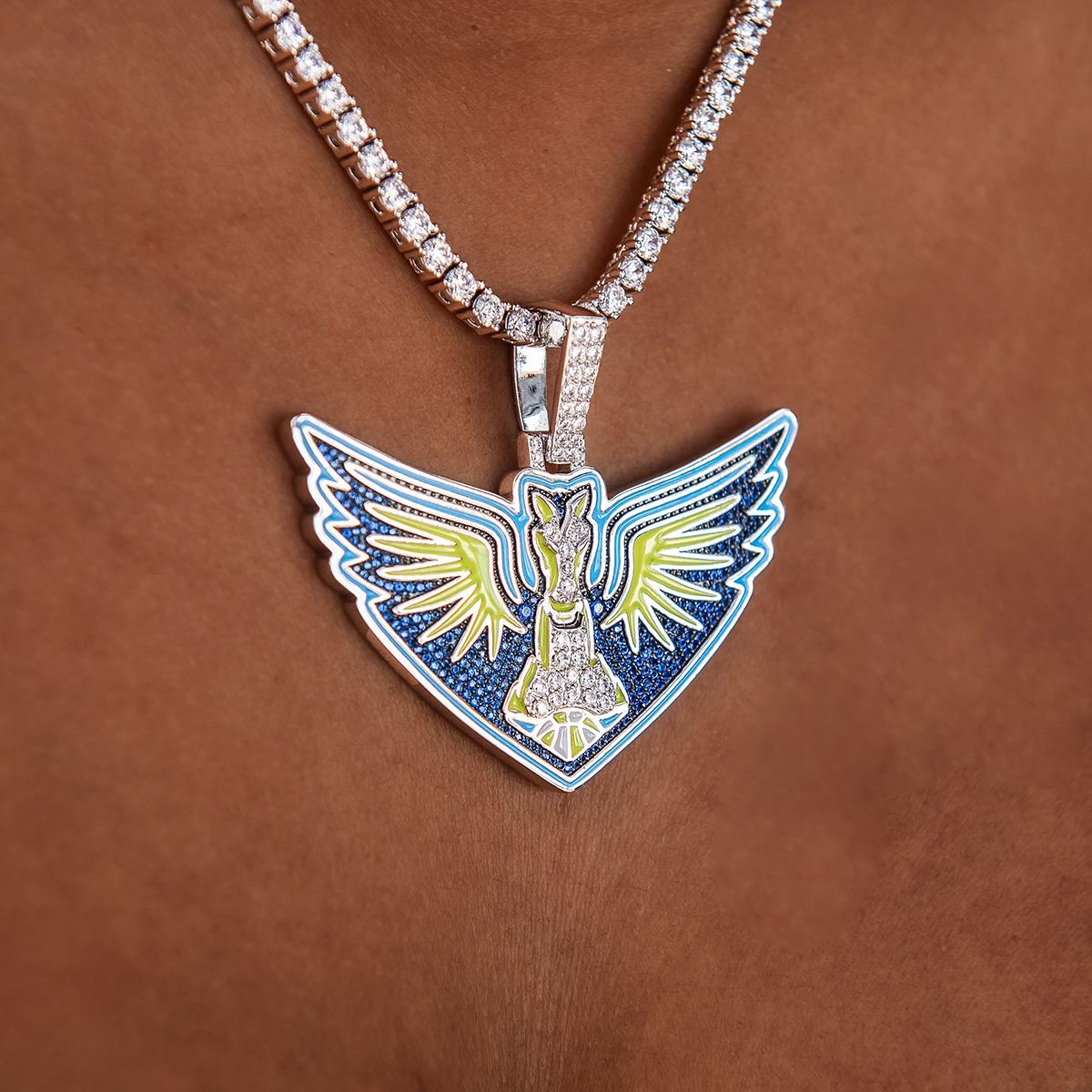 GLD Women Dallas Wings Official WNBA Logo Pendant in White Gold