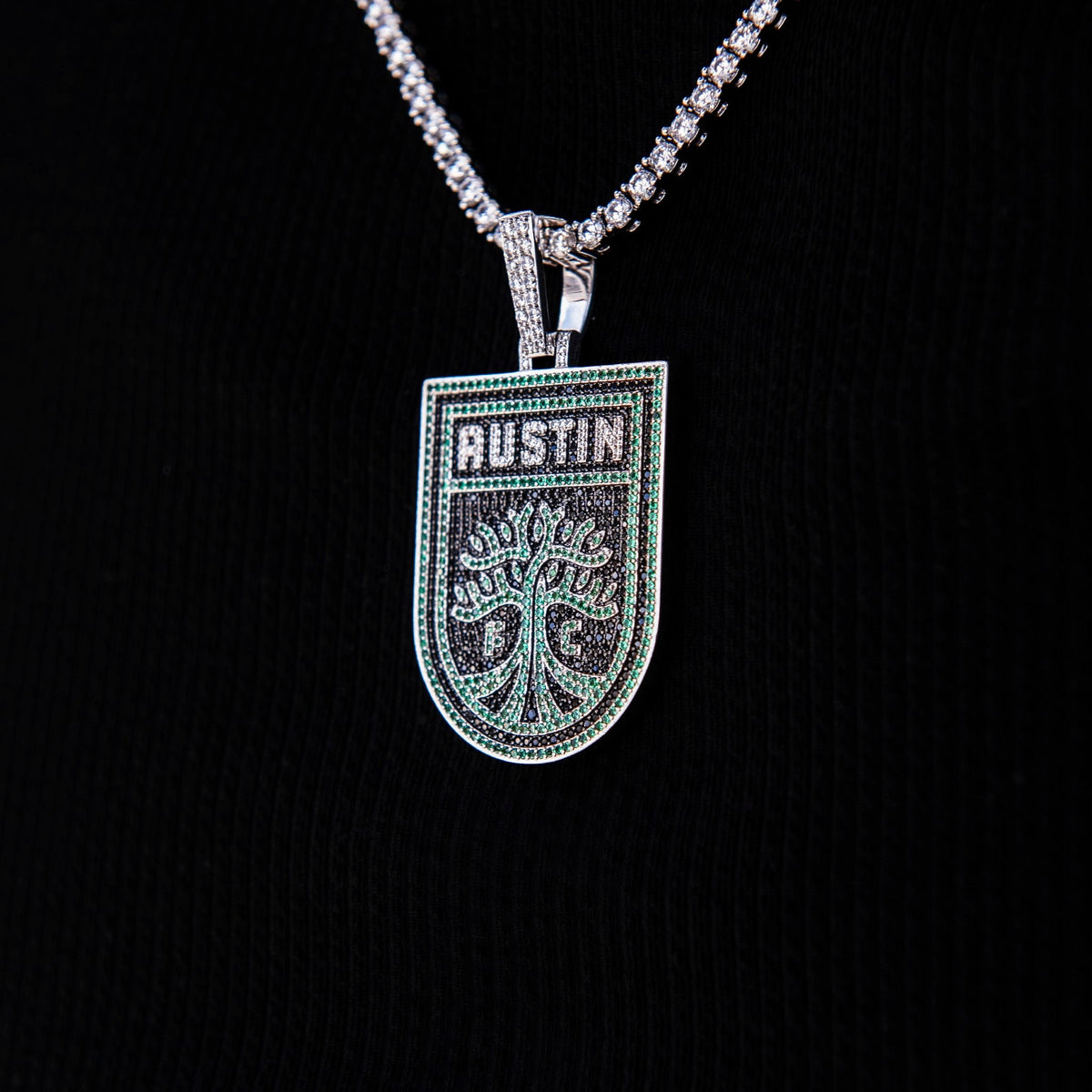 GLD Men Austin FC Official MLS Logo Pendant in White Gold