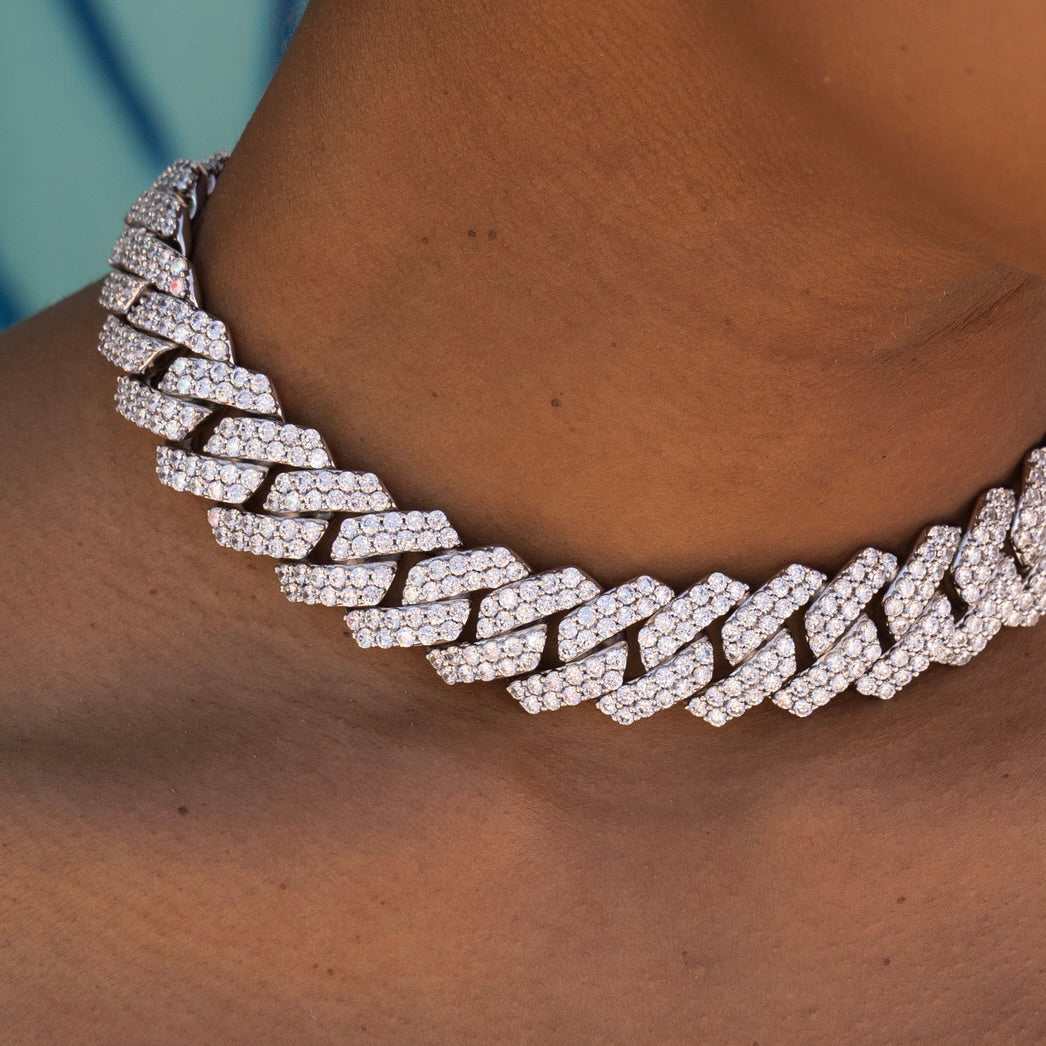 GLD Women Diamond Prong Link Necklace in White Gold - 19mm