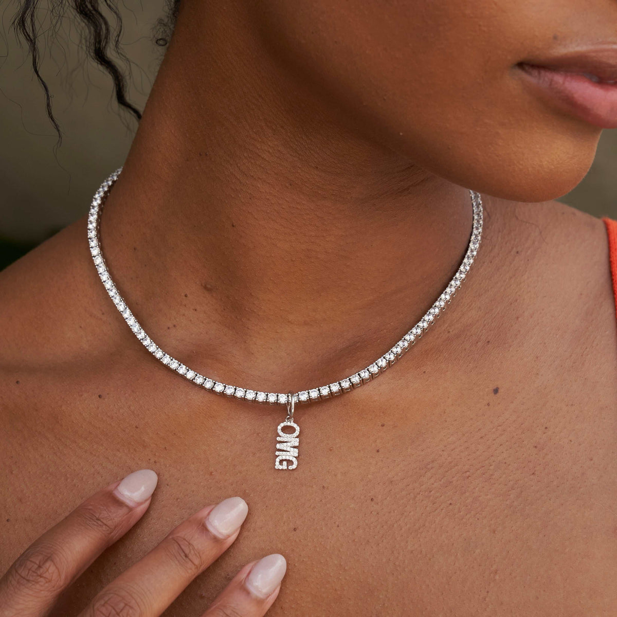 GLD PROMO - WOMEN "OMG" Pendant - White Gold