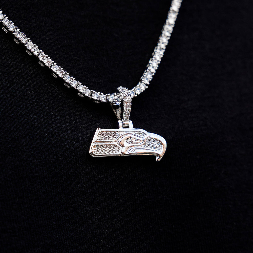 GLD Men Seattle Seahawks Official NFL Micro Logo Pendant