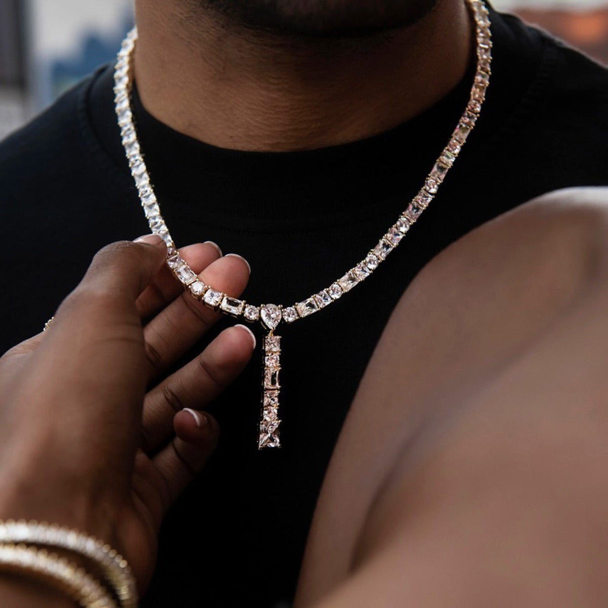 GLD PROMO Multi Diamond Lariat Chain in Yellow Gold