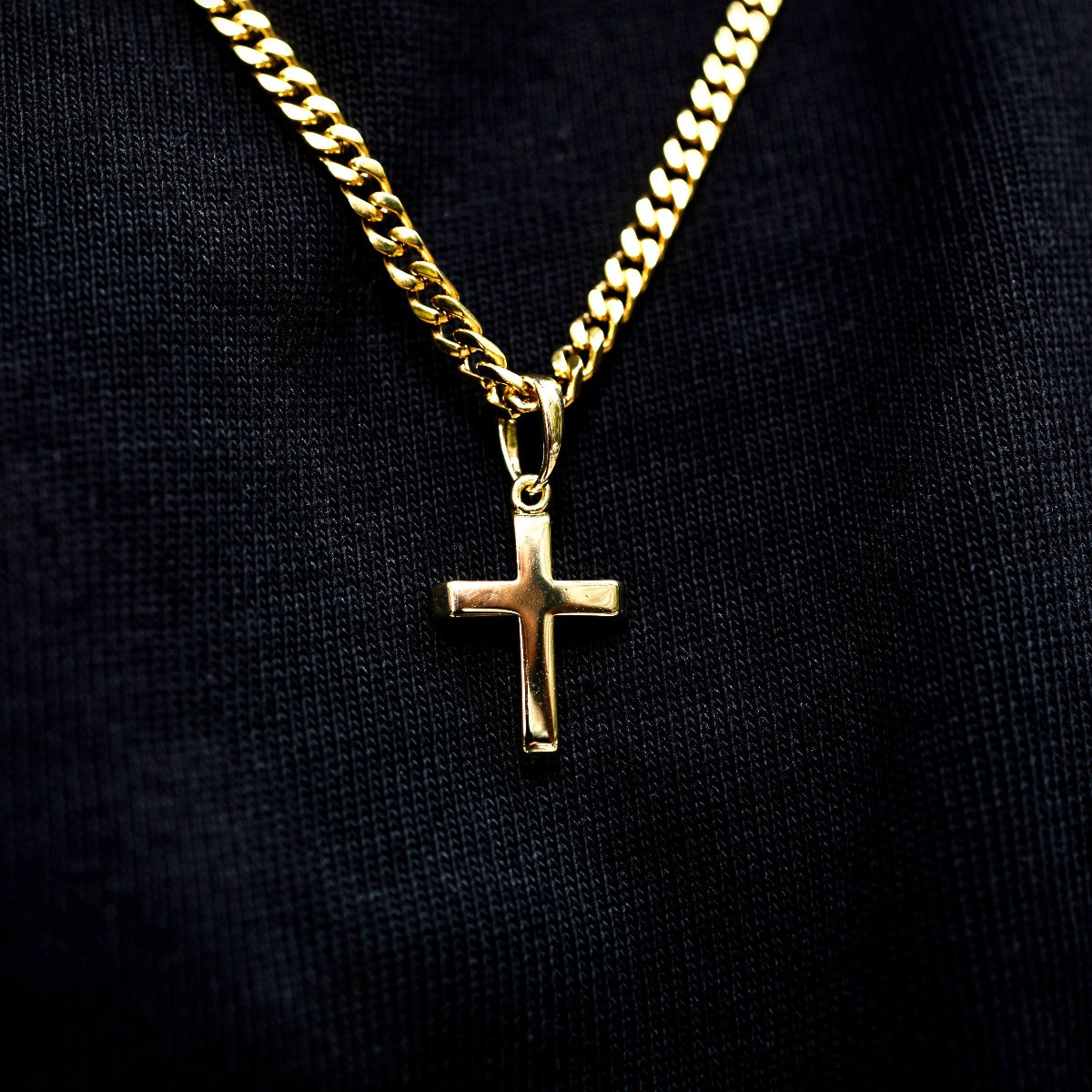 GLD PROMO Micro Simple Cross Pendant in Yellow Gold