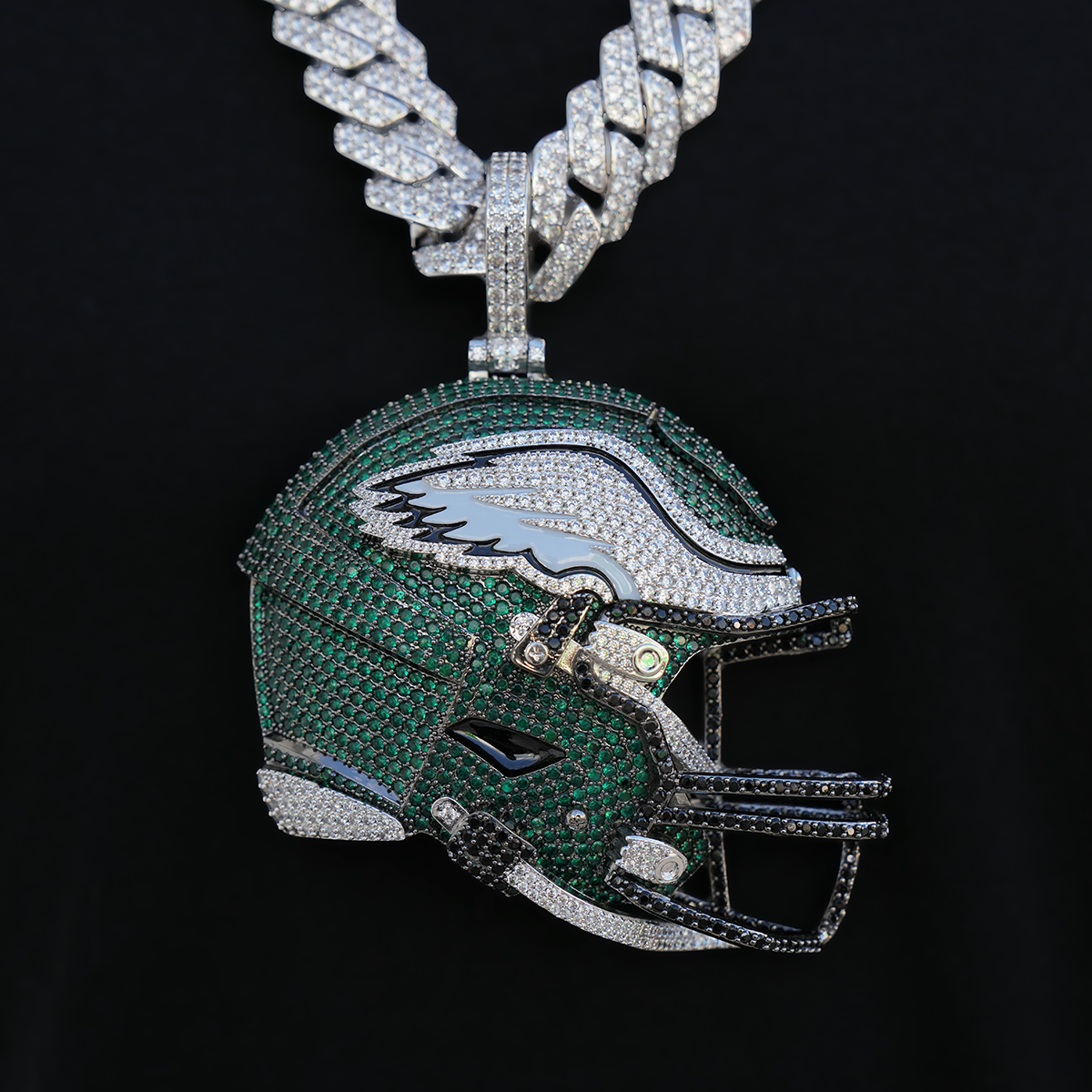 GLD Men Giant Philadelphia Eagles Official NFL Helmet Pendant