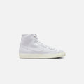 Nike WMNS Blazer Mid `77 - Canvas White / White / Sail / Black