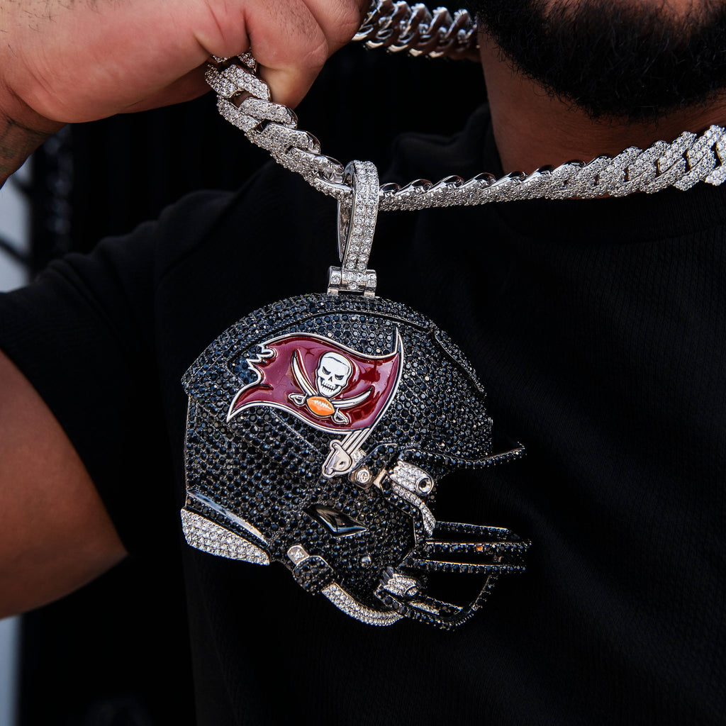 GLD Men Giant Tampa Bay Buccaneers Official NFL Helmet Pendant