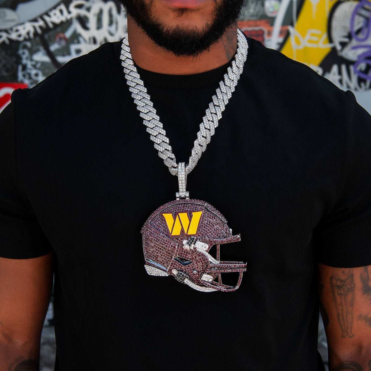 GLD Men Giant Washington Commanders Official NFL Helmet Pendant