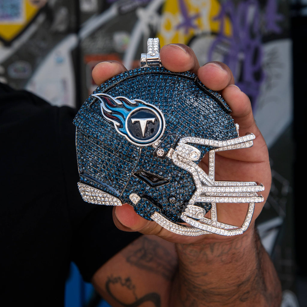 GLD Men Giant Tennessee Titans Official NFL Helmet Pendant