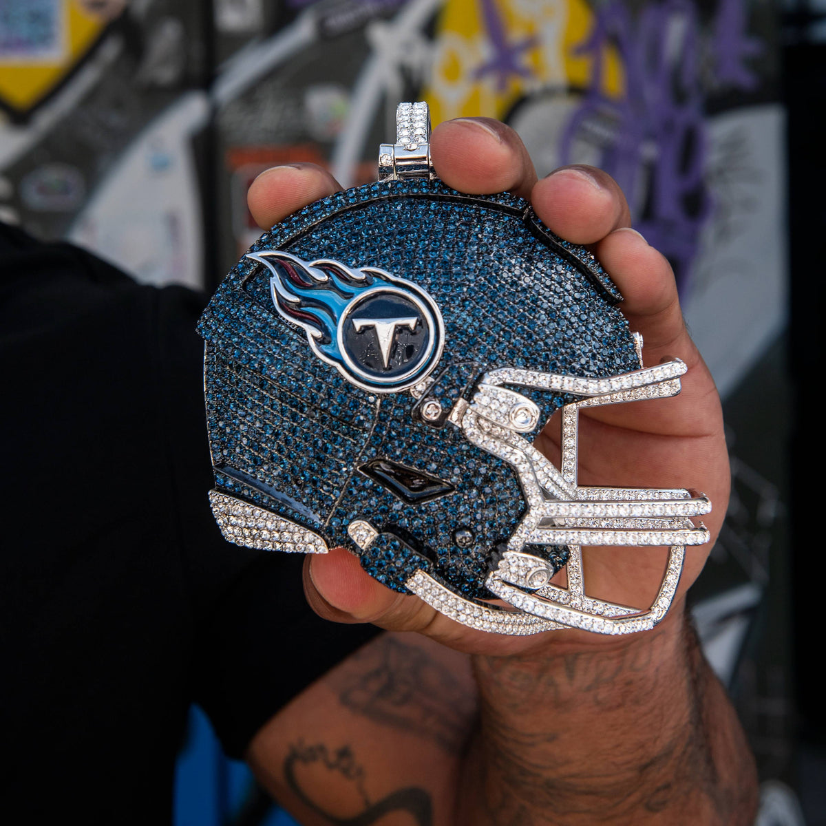 GLD Men Giant Tennessee Titans Official NFL Helmet Pendant