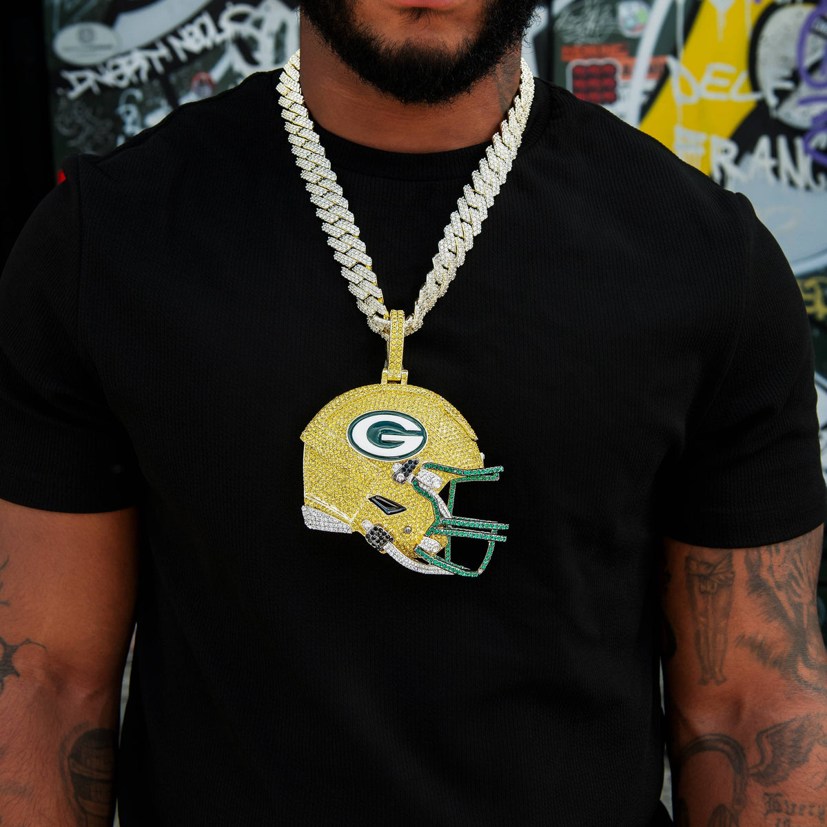 GLD Men Giant Green Bay Packers Official NFL Helmet Pendant