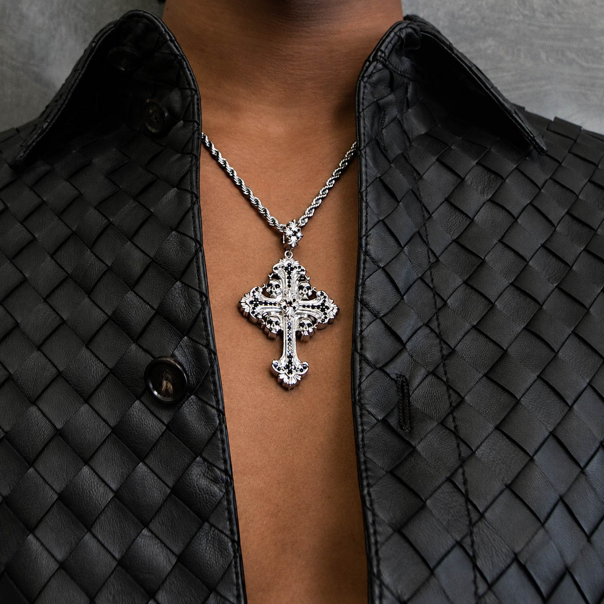 GLD Men Medieval Cross Black Stones Pendant in White Gold