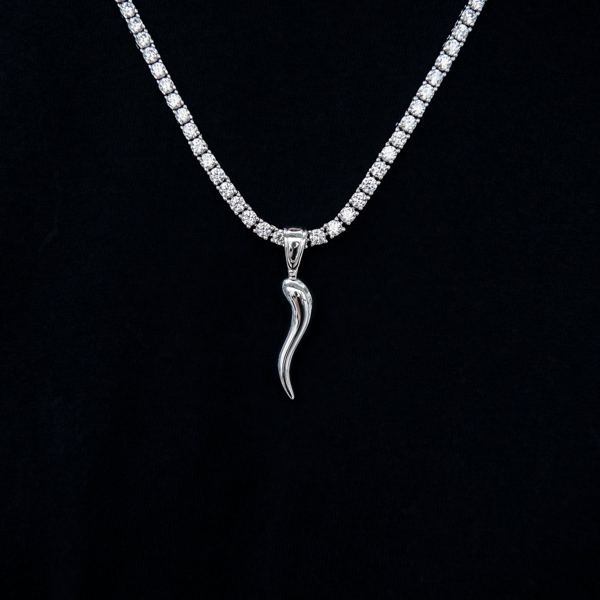 GLD Men Italian Horn Pendant in White Gold