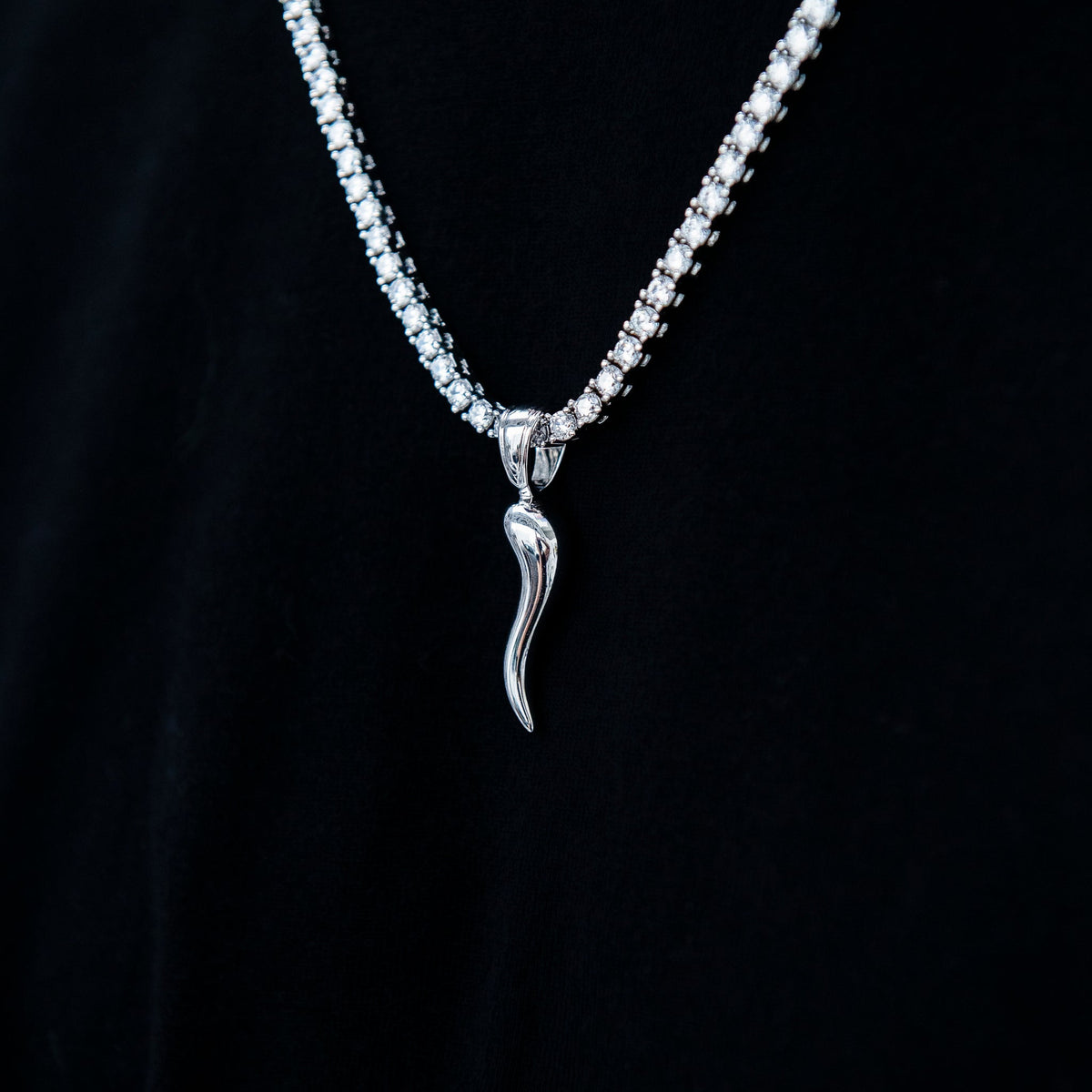 GLD Men Italian Horn Pendant in White Gold
