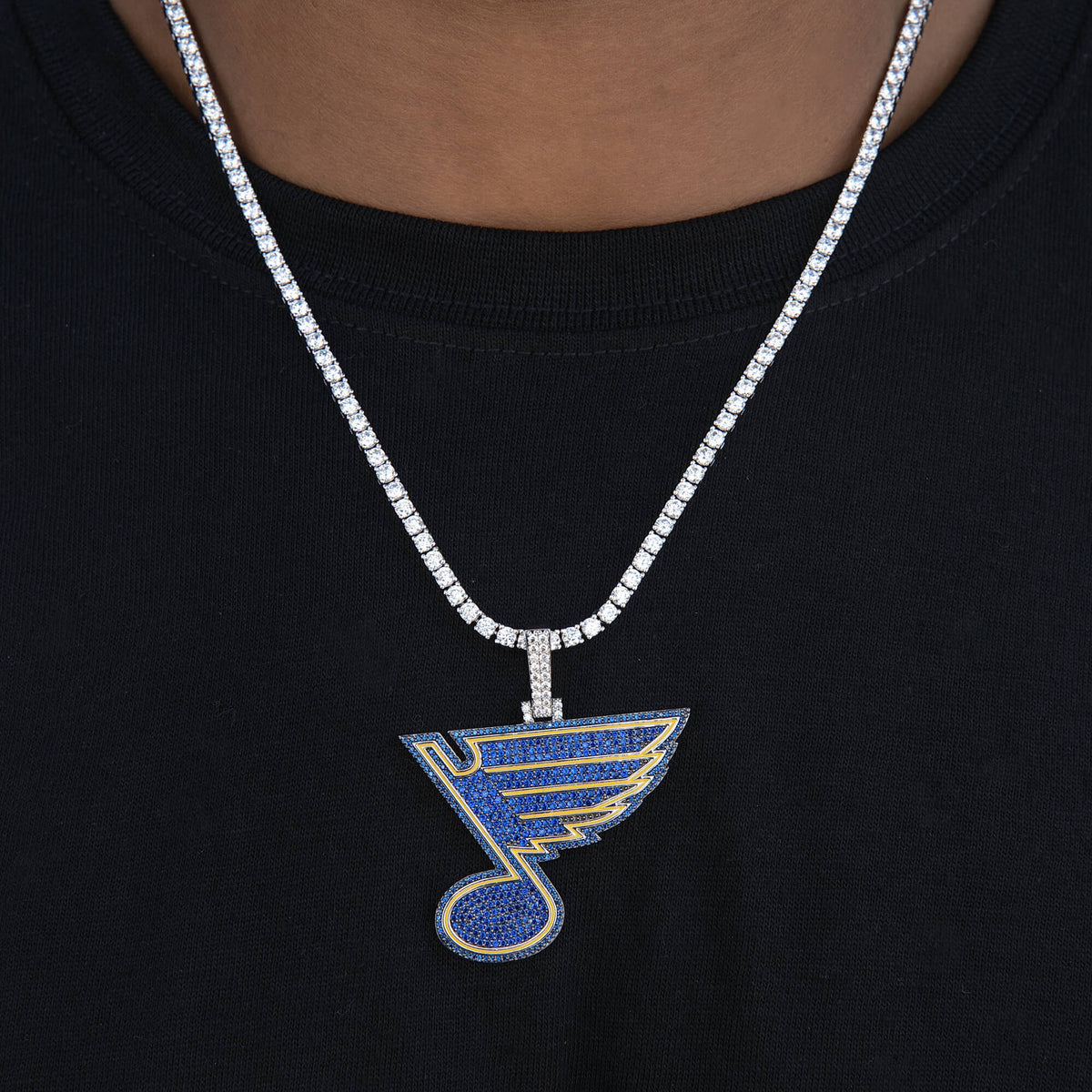GLD Men St. Louis Blues Official NHL Logo Pendant in White Gold