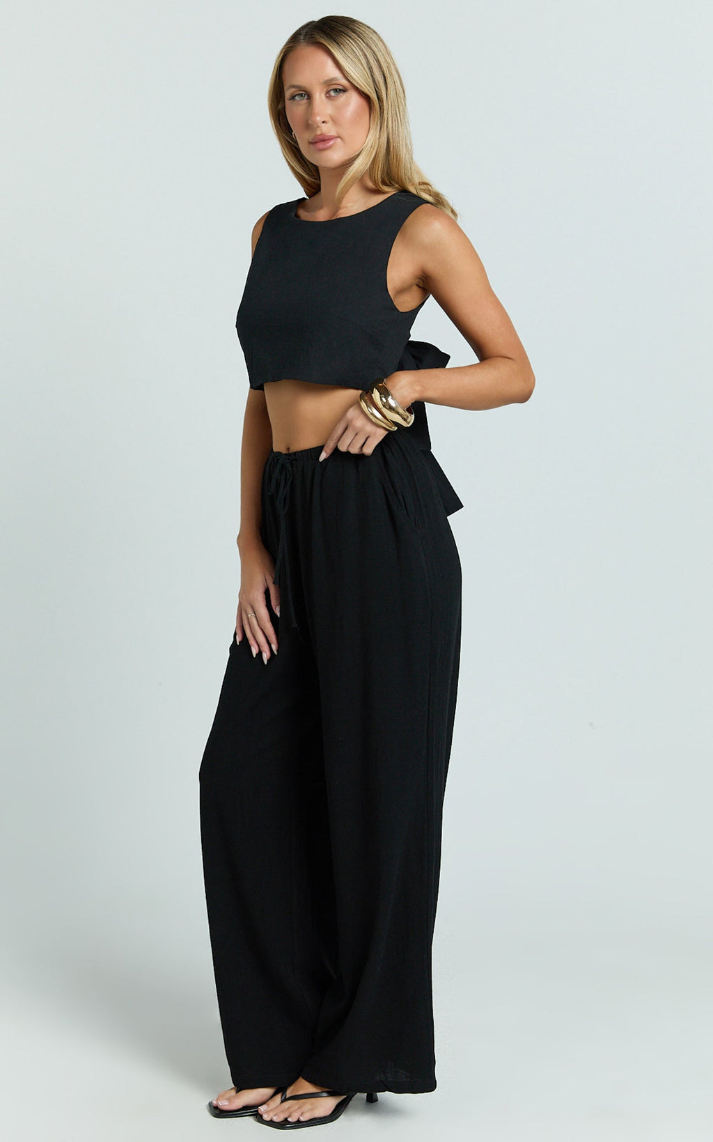 Wesley Pants - Mid Rise Relaxed Leg Linen Blend Pants in Black