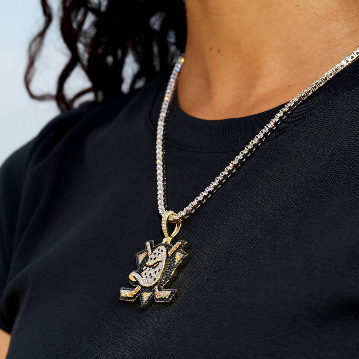 GLD Women Anaheim Ducks Official NHL Logo Pendant in Yellow Gold