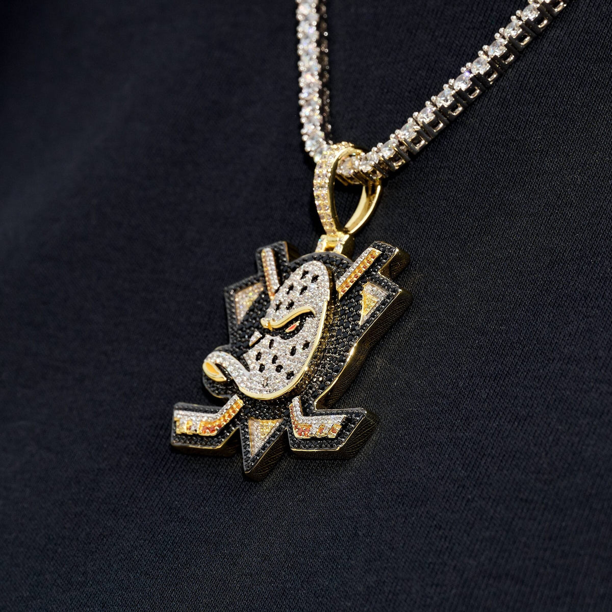 GLD Women Anaheim Ducks Official NHL Logo Pendant in Yellow Gold
