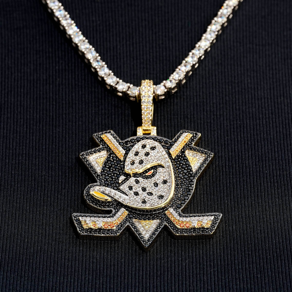 GLD Men Anaheim Ducks Official NHL Logo Pendant in Yellow Gold