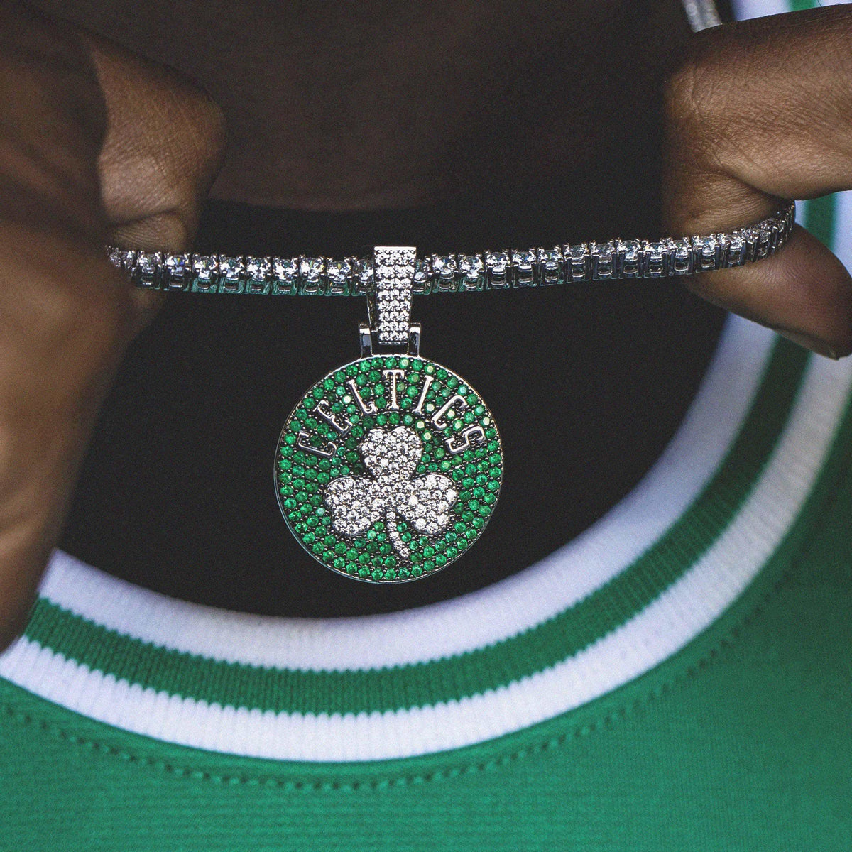 GLD Men Boston Celtics Official NBA Logo Pendant