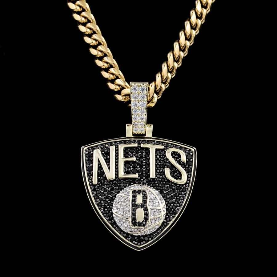 GLD Men Brooklyn Nets Official NBA Logo Pendant in Yellow Gold