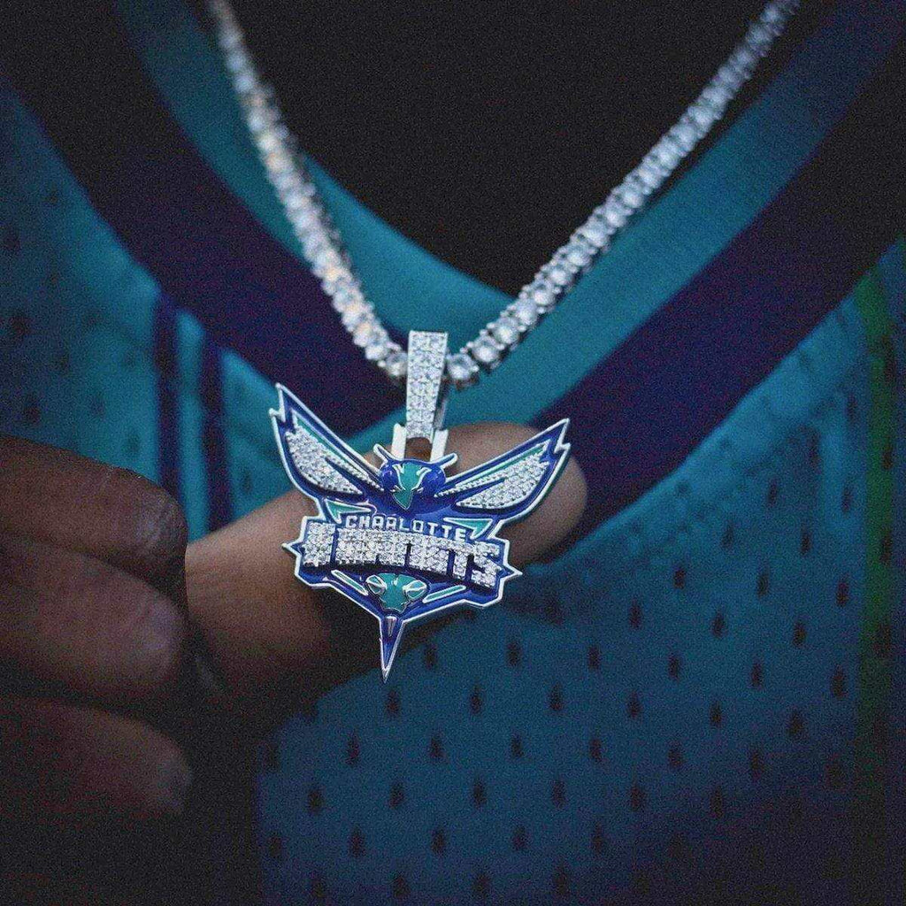 GLD Men Charlotte Hornets Official NBA Logo Pendant