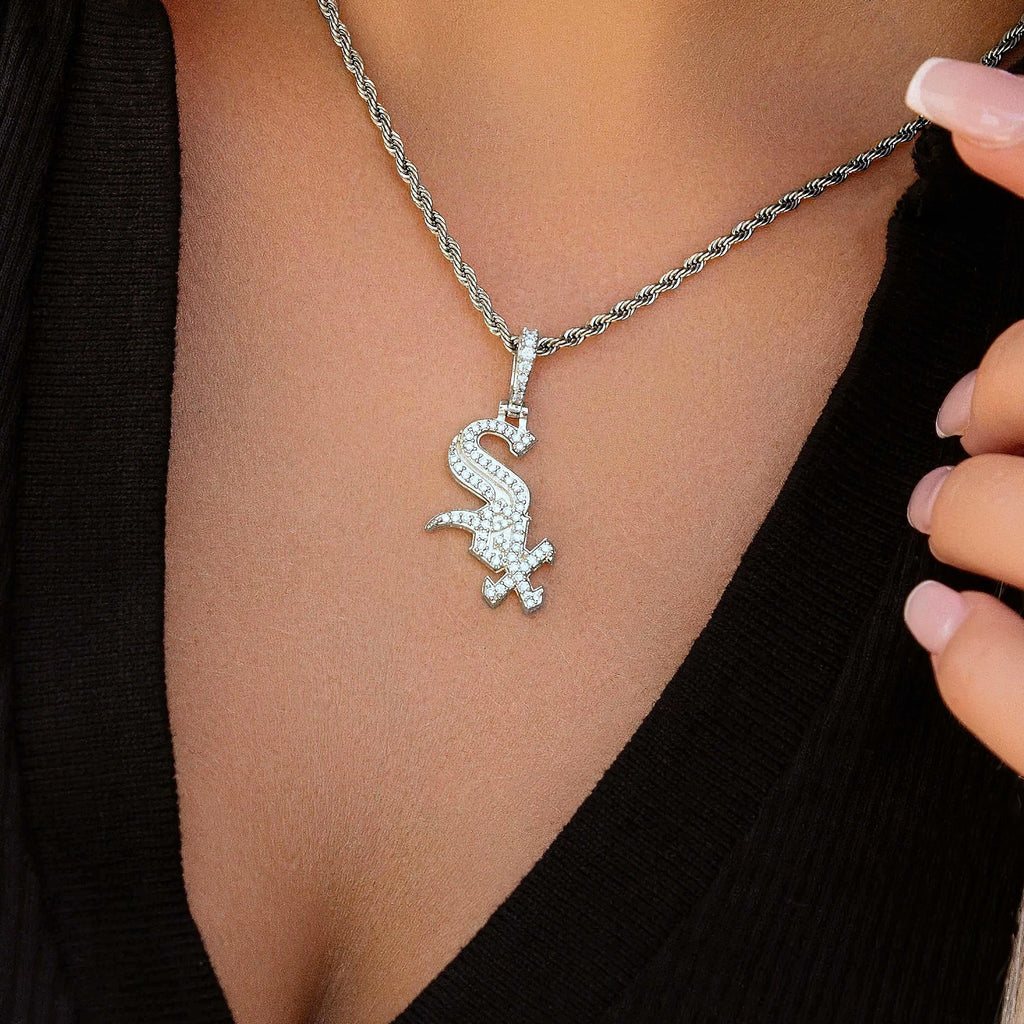 GLD Women Chicago White Sox Official MLB Micro Logo Pendant in White Gold