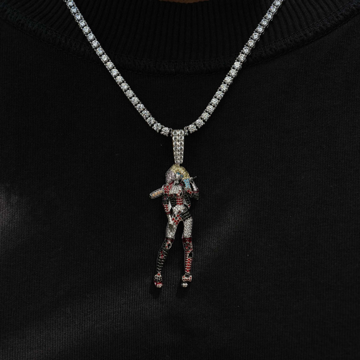 GLD Men Harley Quinn Body Official DC Comics Pendant in White Gold
