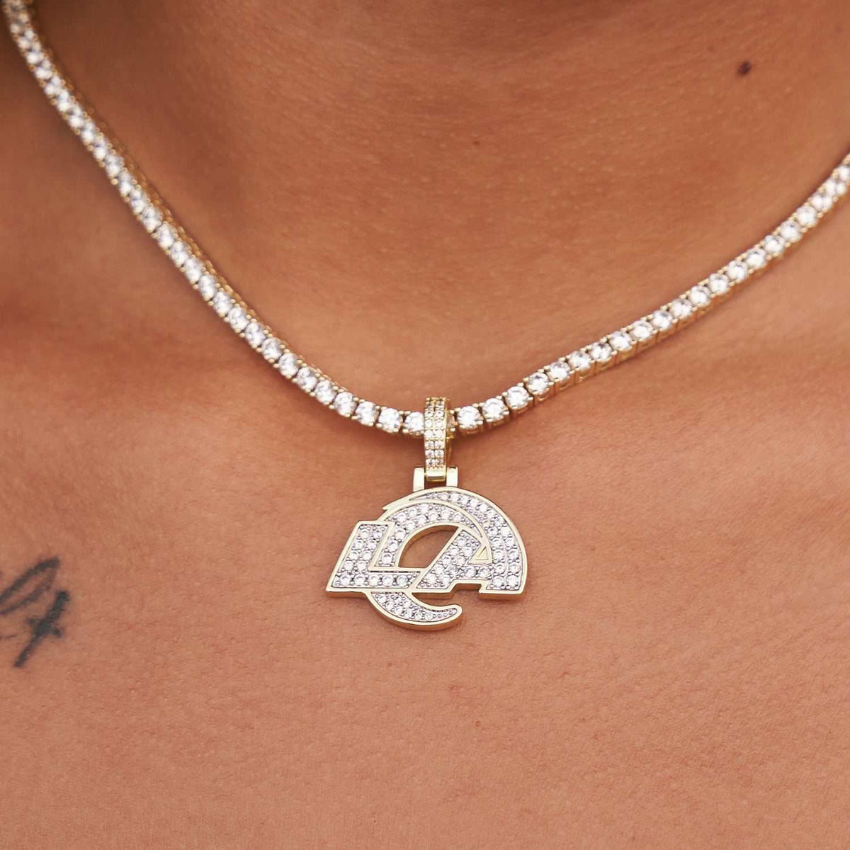 GLD Women Los Angeles Rams Official NFL Micro Logo Pendant - Yellow Gold