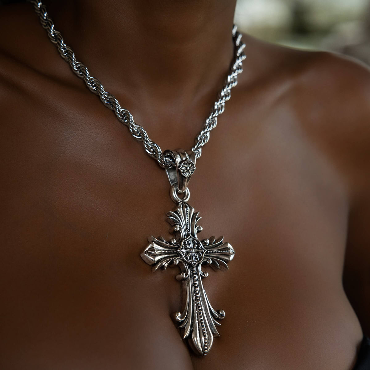 GLD Women Maximo Cross Pendant