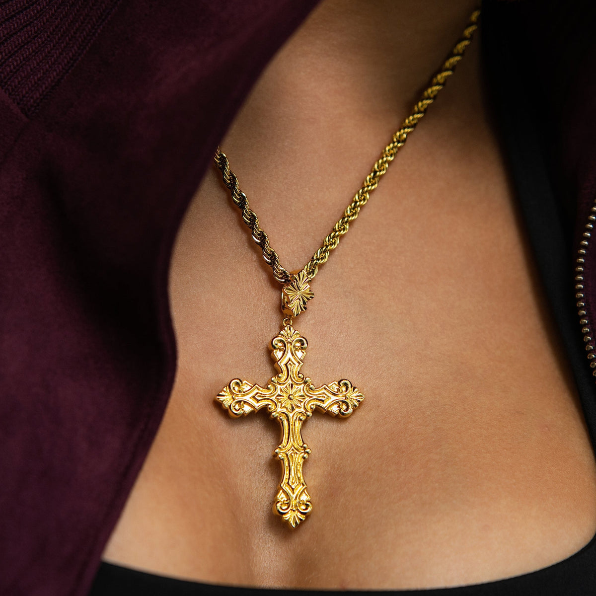 GLD Women Medieval Cross Pendant in Yellow Gold