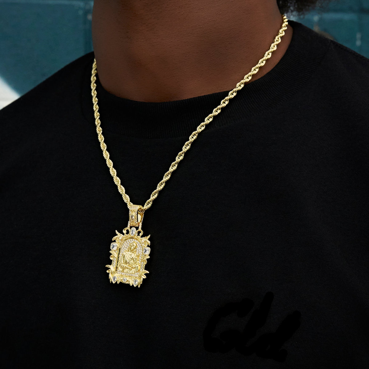 GLD Men Iced Medieval Madonna and Child Pendant in Yellow Gold